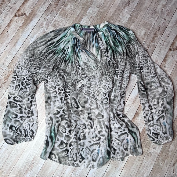 💚Jennifer Lopez top - Picture 2 of 8